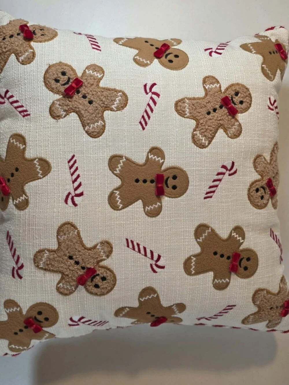 GINGERBREAD MAN CANDY CANE THROW PILLOWS CHRISTMAS FESTIVE HOLIDAY (2) 16 X 16